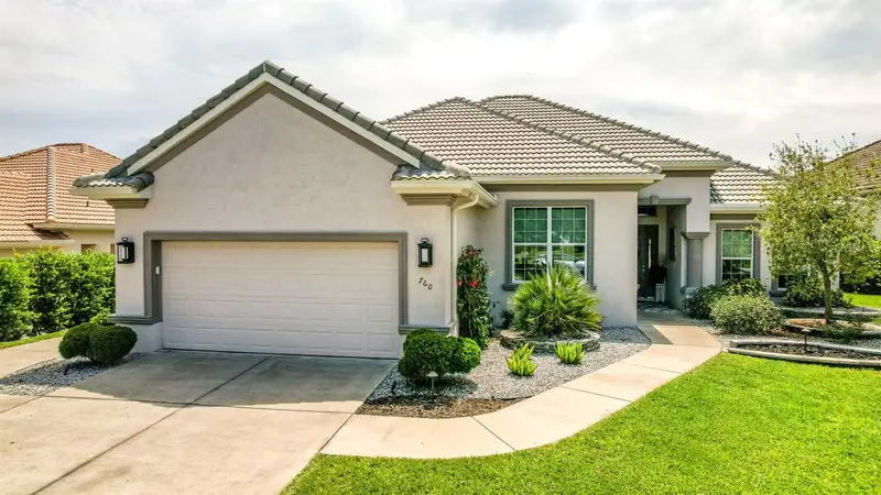 760 N Hunt Club Dr, FL
