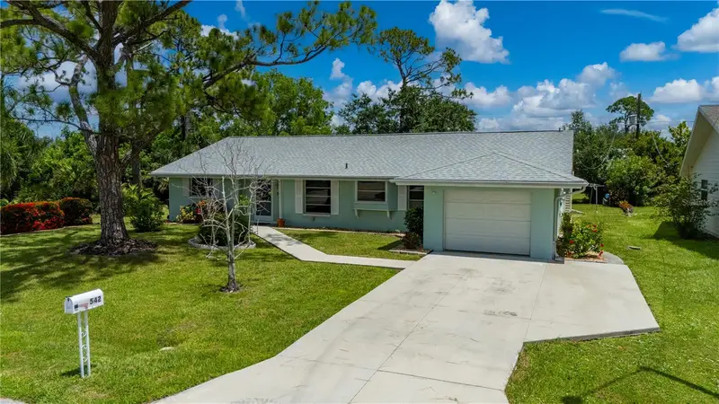 542 Lakehurst Ave Nw, FL