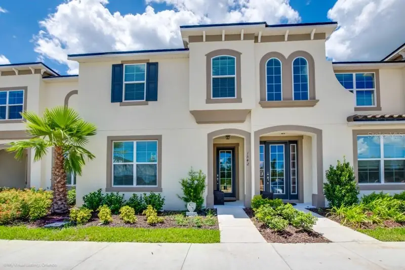 1542 Carey Palm Cir, FL