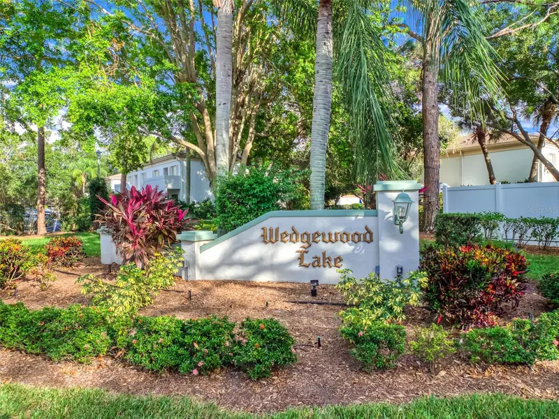 5204 Wedgewood Ln #77, FL