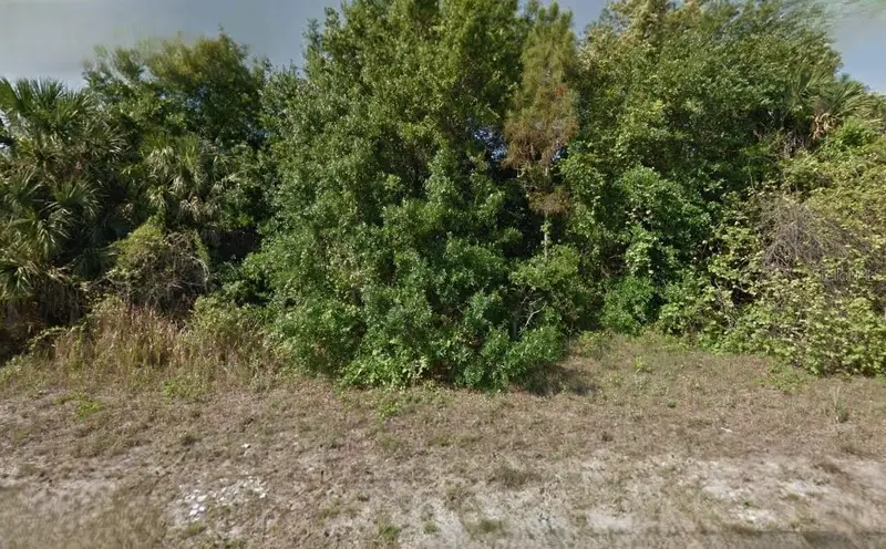 Hampshire Cir, FL
