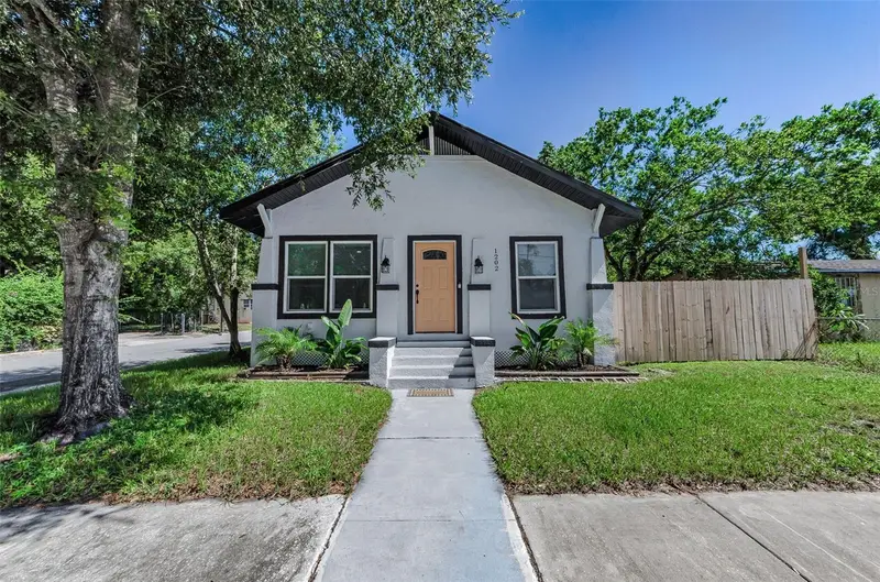 1202 E 32nd Ave, FL