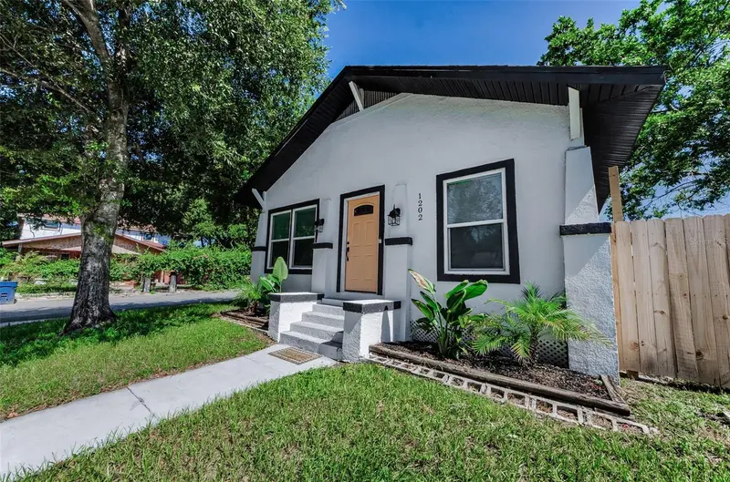 1202 E 32nd Ave, FL