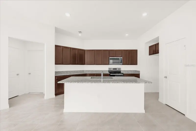 560 Mahogany Way, FL