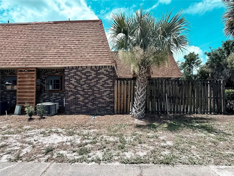 202 Terrace Ct, FL
