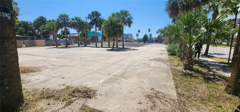 E International Speedway Blvd, FL