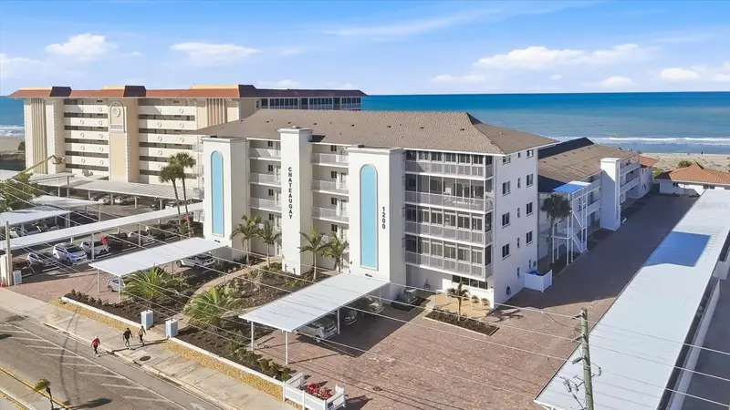 1200 Tarpon Center Dr #306, FL