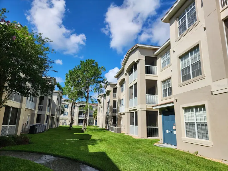 3351 Whitestone Cir #304, FL