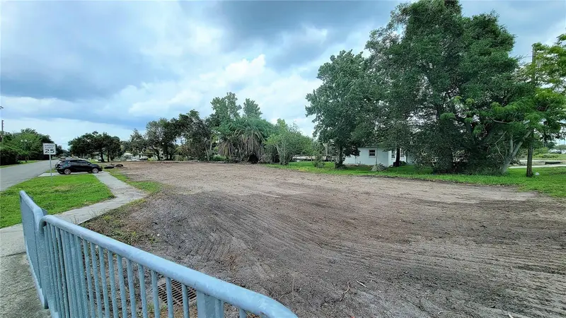 207 E Lancaster Rd, FL