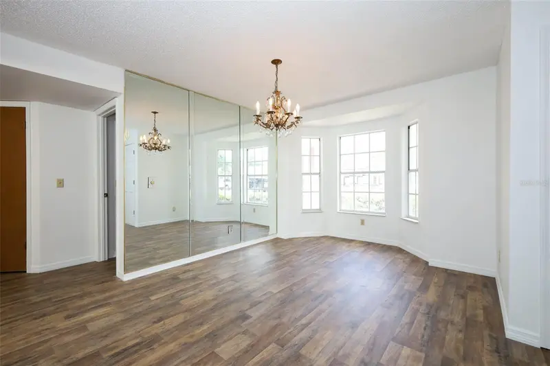 1675 Thornhill Cir, FL