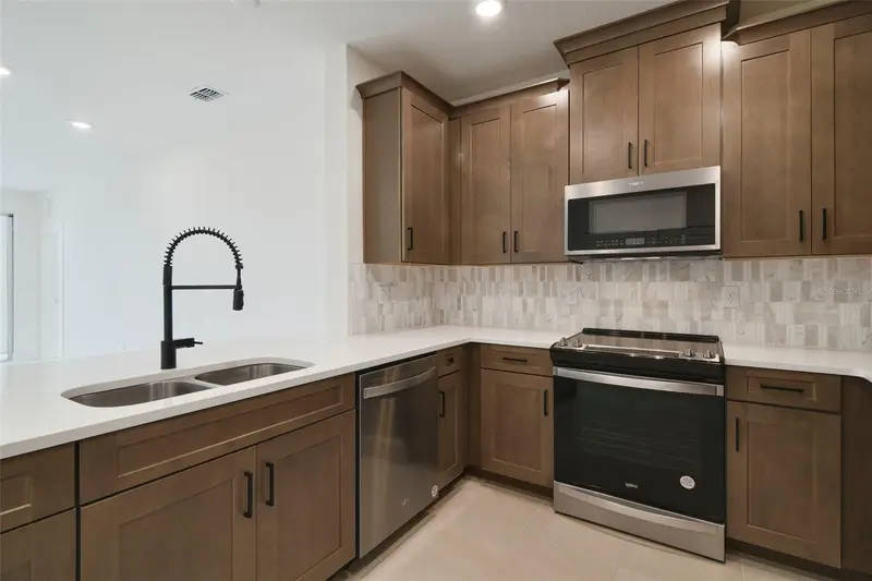 7557 Laureate Blvd #6301, FL