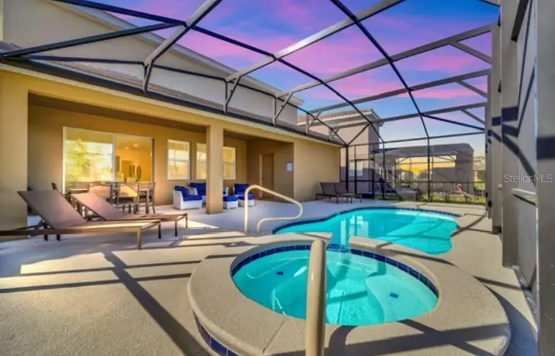 7656 Oakmoss Loop, FL