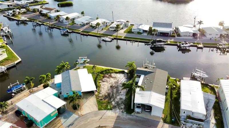 314 Bahama Dr, FL