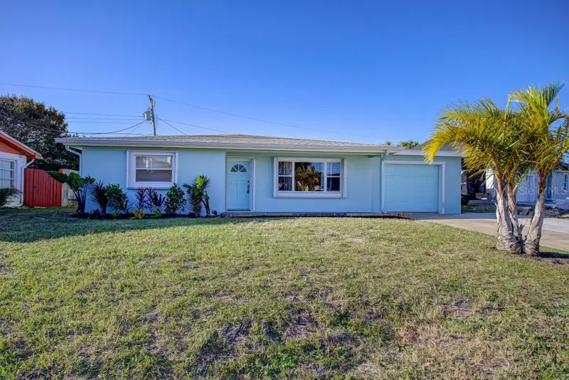 22 Plaza Dr, FL
