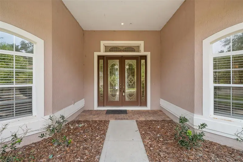 19 Lakeview Ln, FL