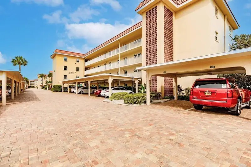 1250 N Portofino Dr #302, FL