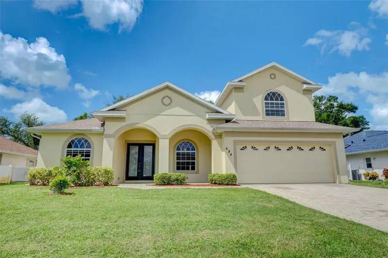 694 Rotonda Cir, FL