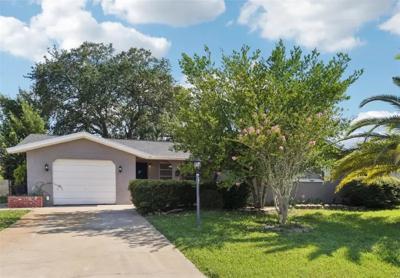 7102 Cherry Laurel Dr, FL