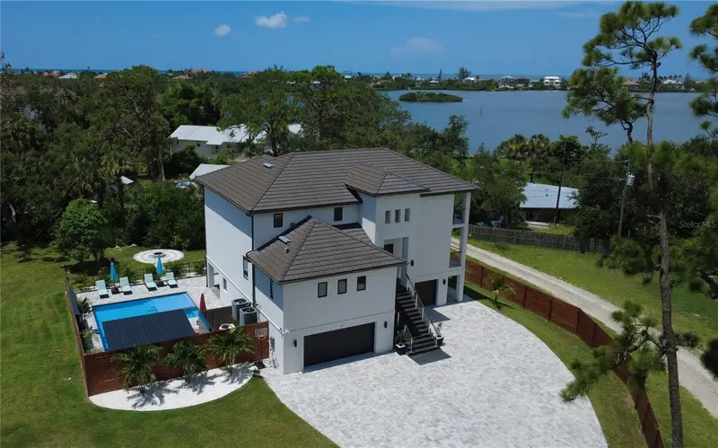 327 Roberts Rd, FL