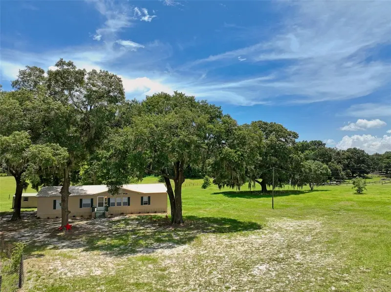 18546 Ne 5th Terrace Rd, FL