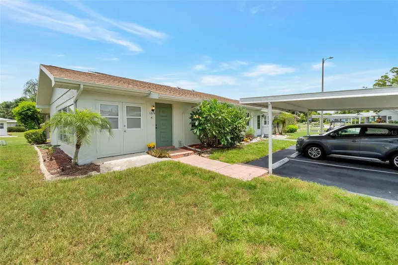 1814 Foxhunt Dr #A, FL