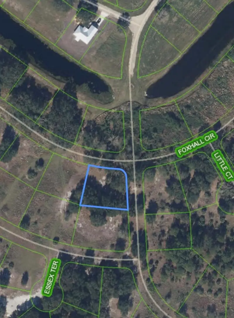 460 Foxhall Cir, FL