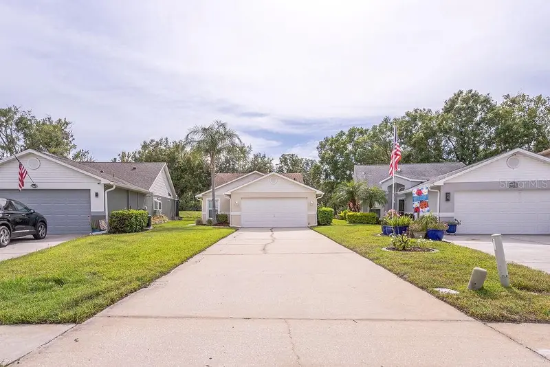 6431 Gentle Ben Cir, FL