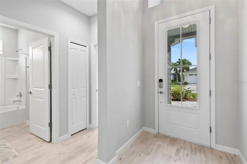 586 Lost Shaker Way, FL