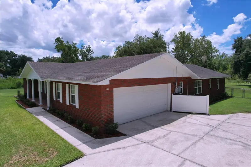 1405 Knights Griffin Rd, FL