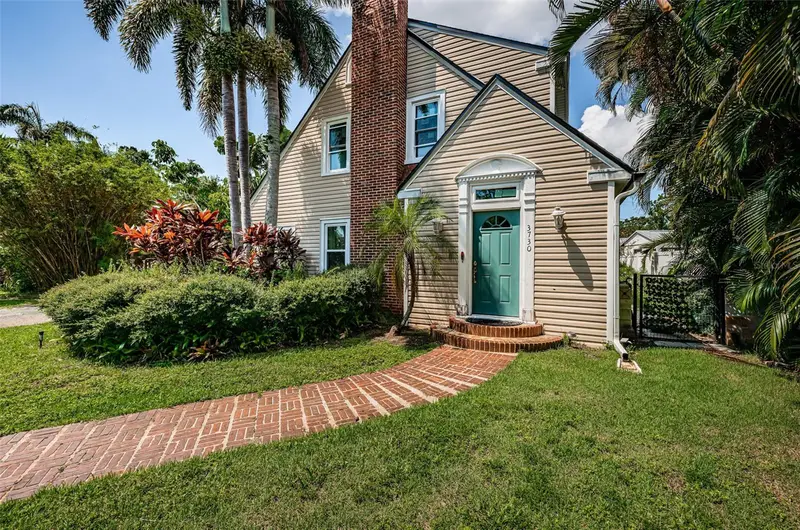 3730 Foster Hill Dr N, FL