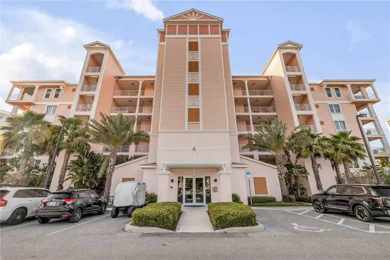 4 Riverwalk Dr #305, FL