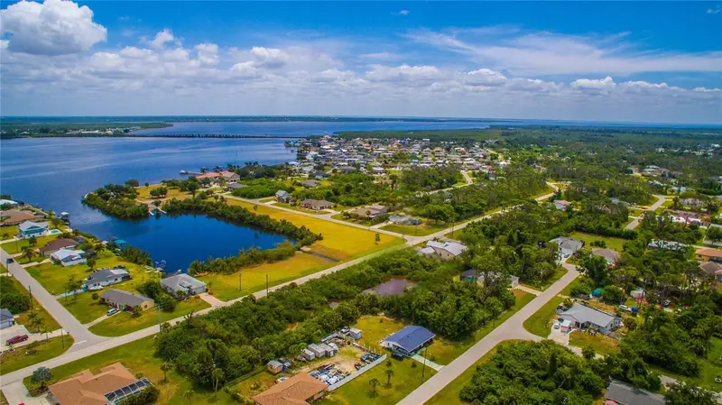 5690 David Blvd, FL
