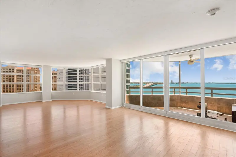 988 Blvd Of The Arts #1209, FL