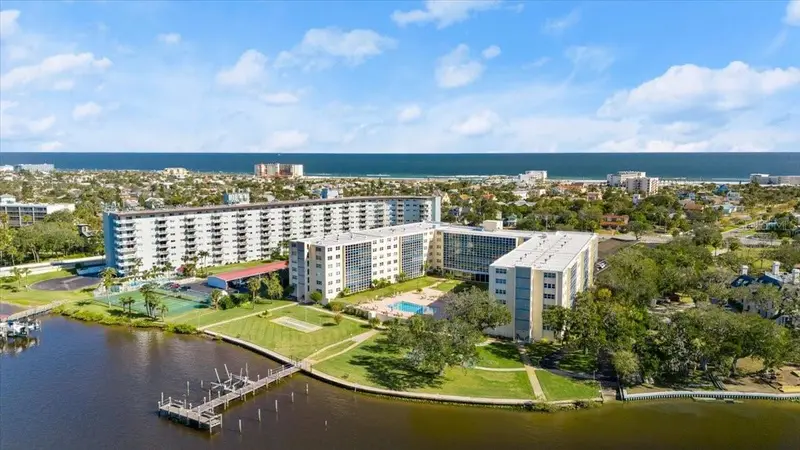 1224 S Peninsula Dr #104, FL