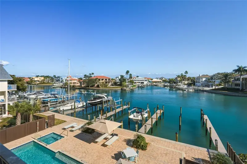 455 Pinellas Bayway S #3b, FL