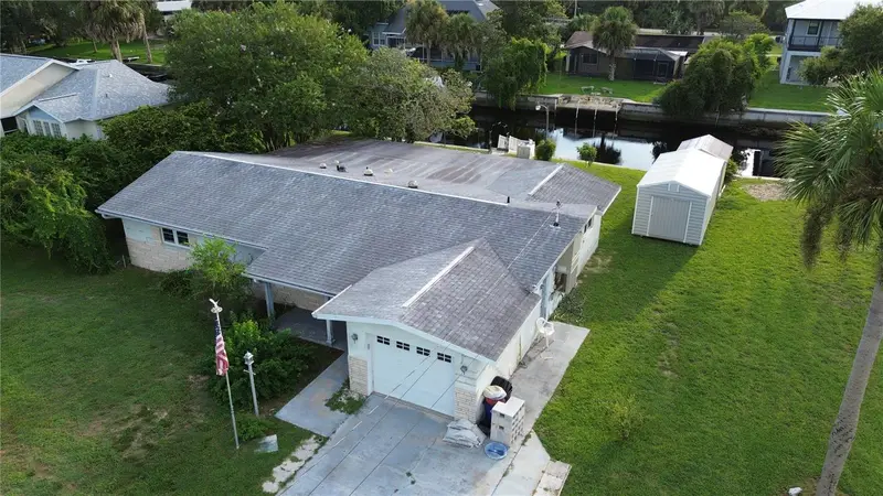 3896 N Seminole Pt, FL