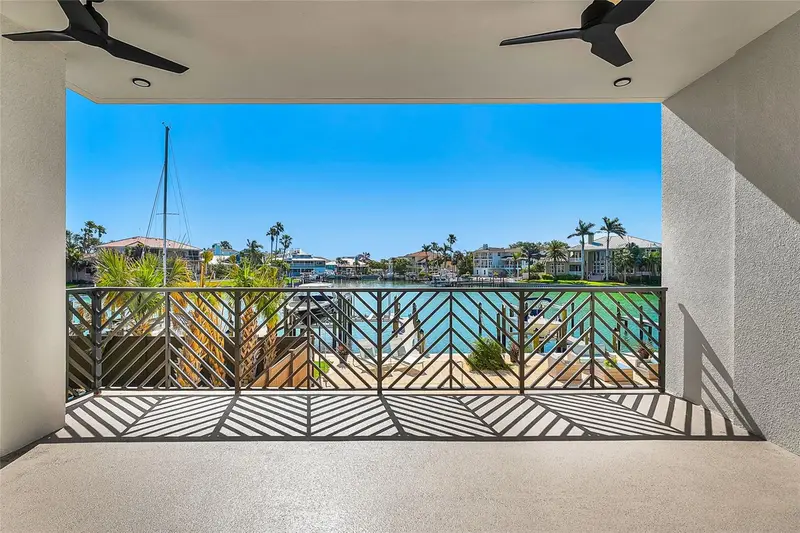 455 Pinellas Bayway S #2a, FL