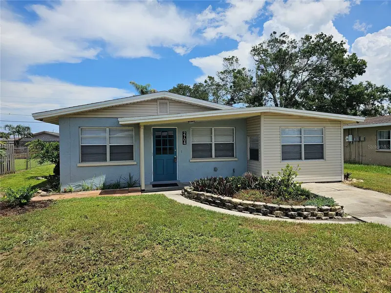 2704 12th St W, FL