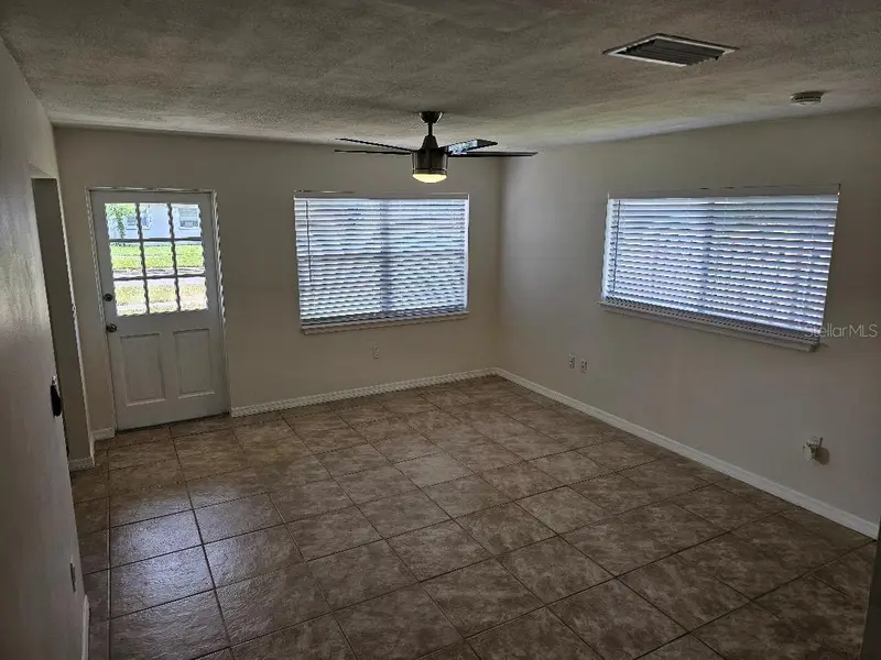 2704 12th St W, FL