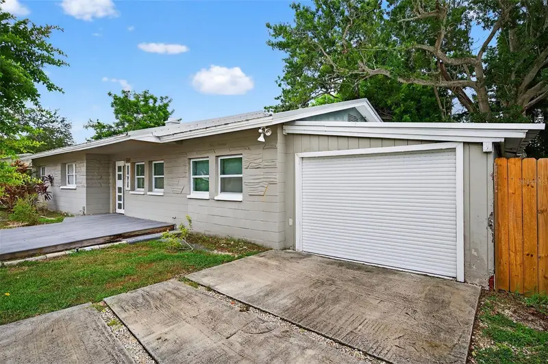 300 Davison Ave Ne, FL