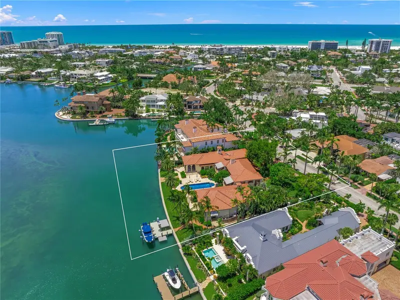 139 S Washington Dr, FL