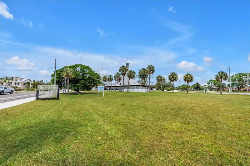 6608 Marina Dr, FL