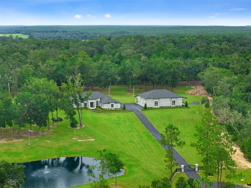 1825 W Oak Valley Ct, FL