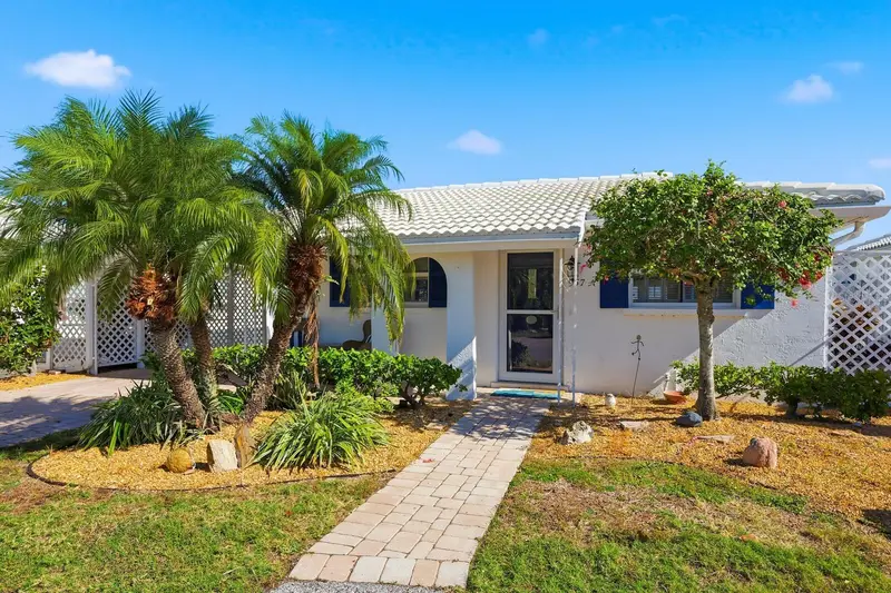 957 Spanish Dr N, FL