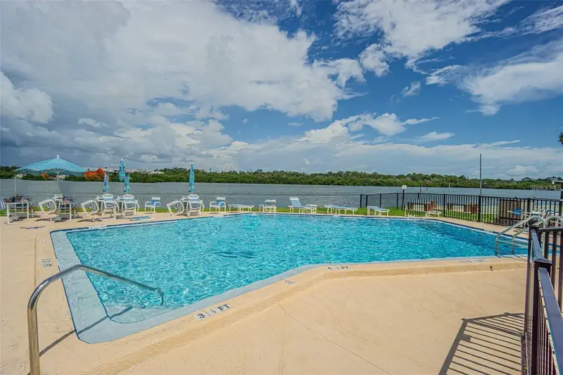 1 Windrush Blvd #30, FL