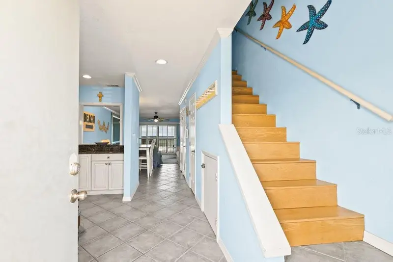 8550 A1a #208 S #2128, FL
