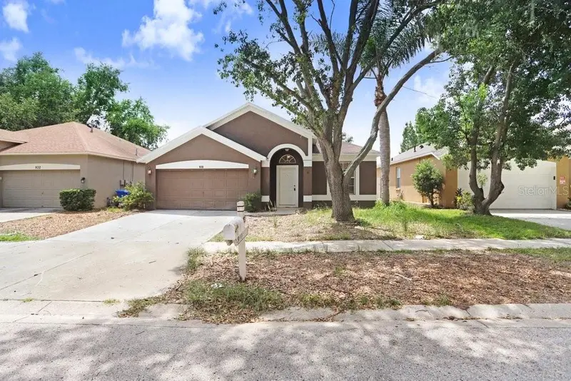 930 Grand Canyon Dr, FL