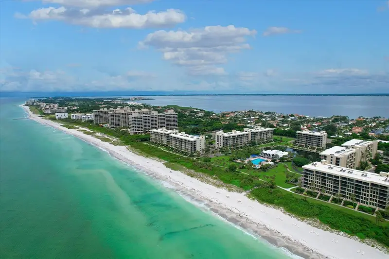 1105 Gulf Of Mexico Dr #402, FL