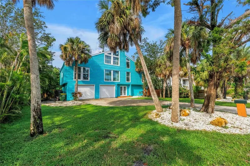 156 Siesta Dr, FL