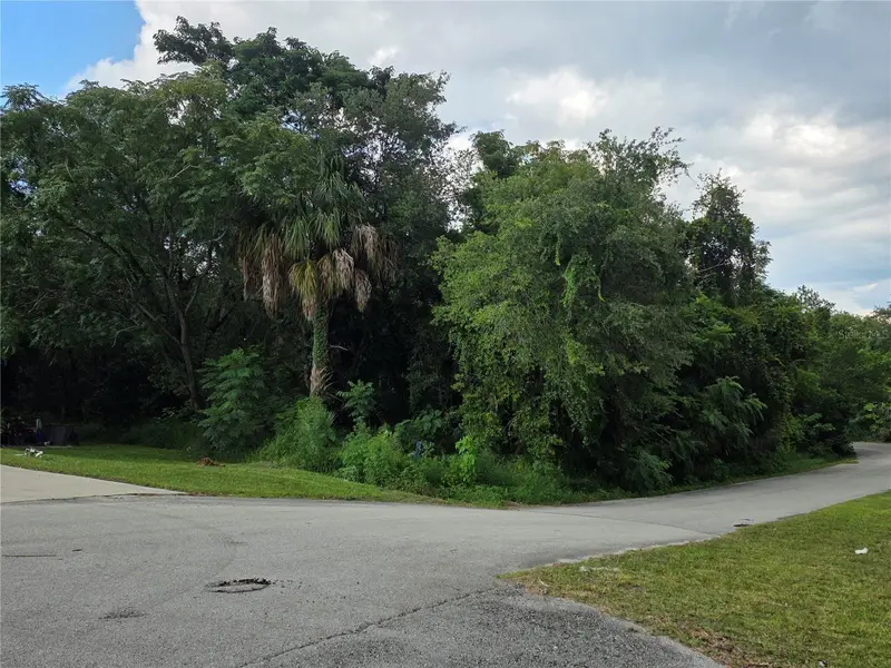 498 Esther Ln, FL